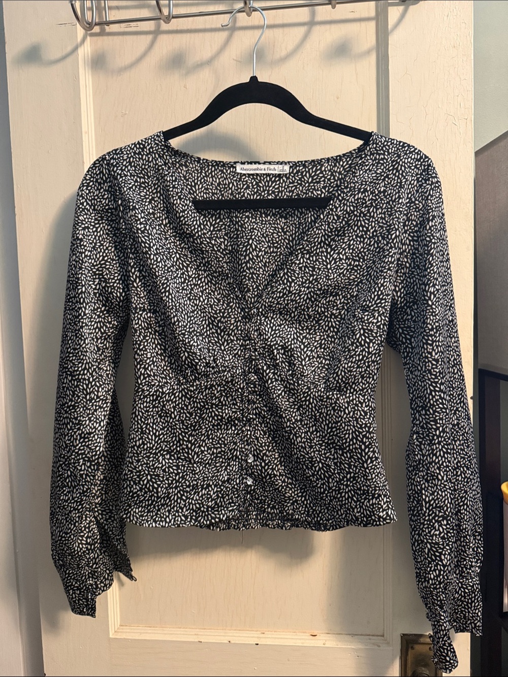 Abercrombie & Fitch Black and White Printed V-Neck Peplum Blouse